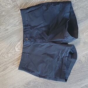 Black old navy shorts 8